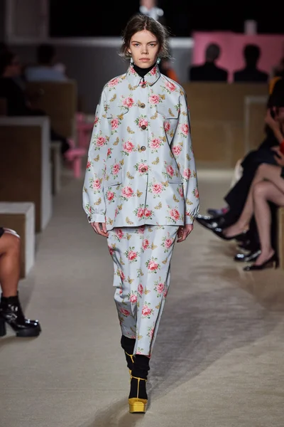 Look 32